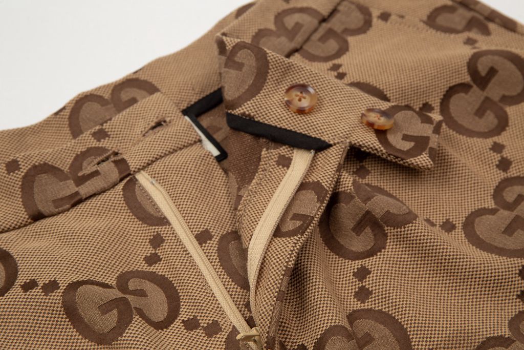 Gucc* shorts